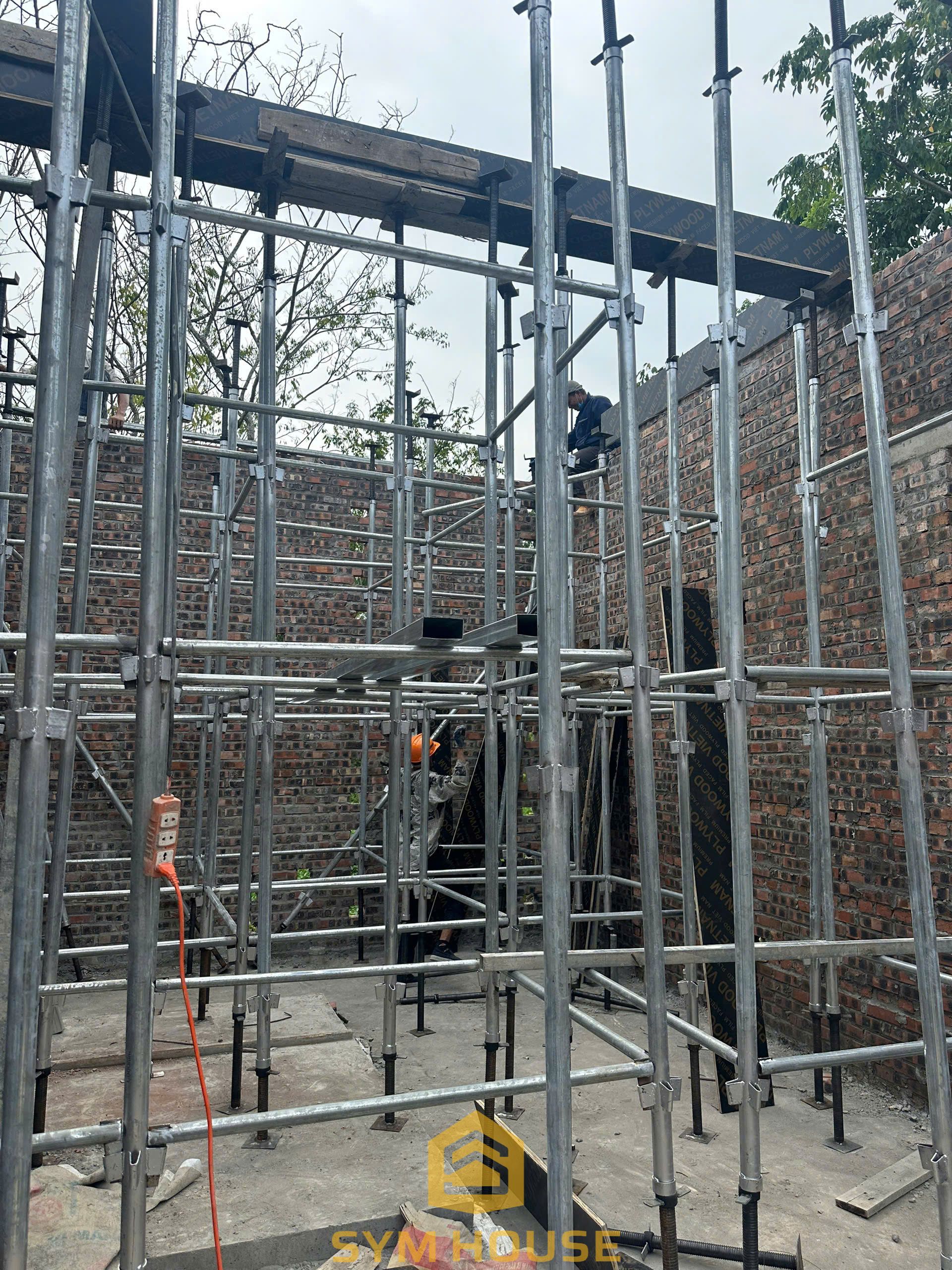 Gia công lắp dựng giàn giáo cốp pha 