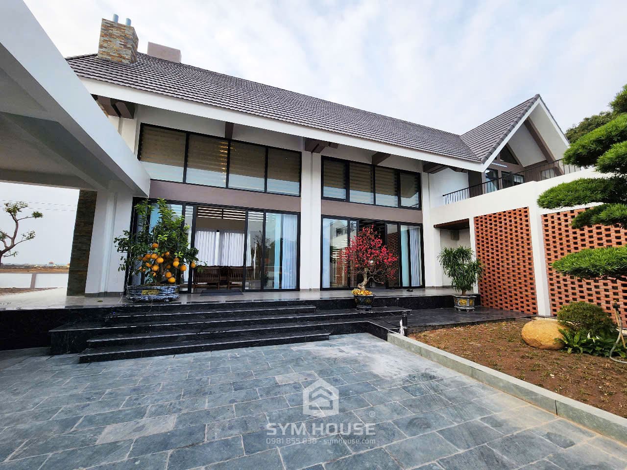 Cận cảnh biệt thự nhà vườn 1000m2 đẳng cấp: Thi công trọn gói, giống thiết kế đến 95%