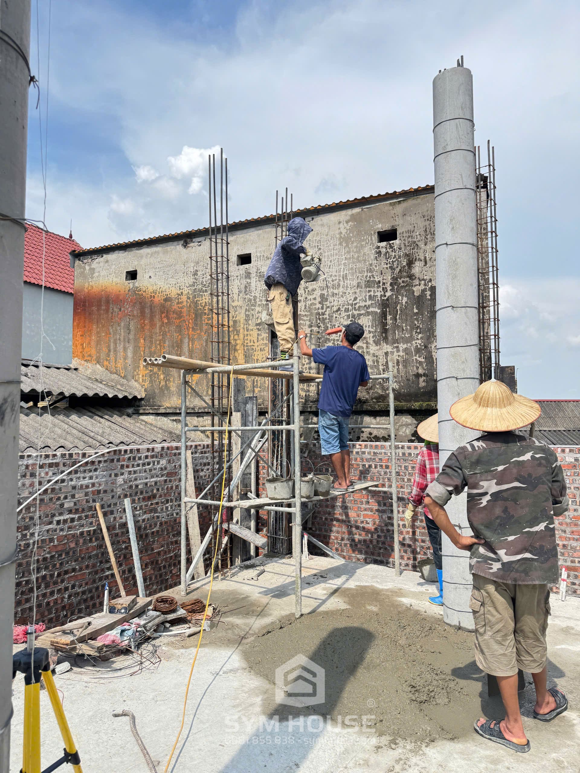 Chia sẻ một số nguyên nhân và cách khắc phục hiệu quả khi đổ bê tông cột bị rỗ