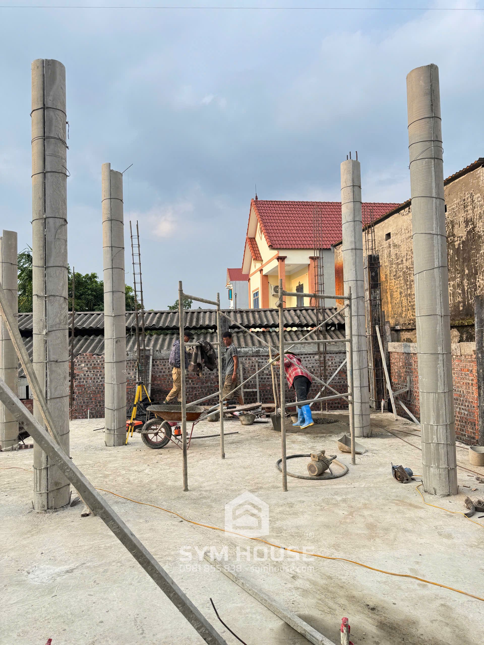 Tháo cốp pha và bảo dưỡng bê tông